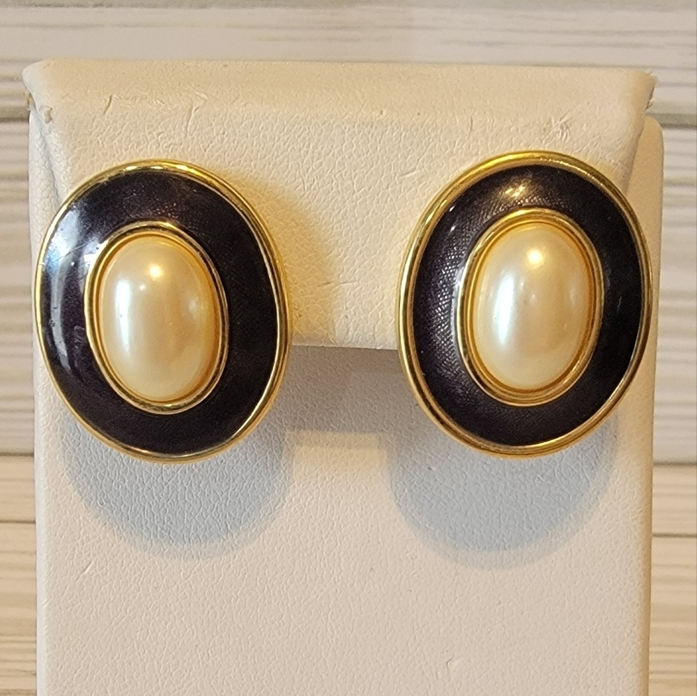 Vintage Monet Navy Blue Faux Pearl Gold Tone Oval Pierced Earrings